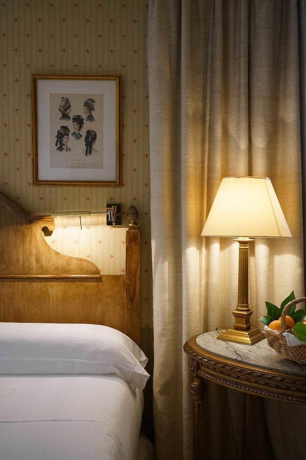 Landa Otel Burgo Dış mekan fotoğraf A table lamp